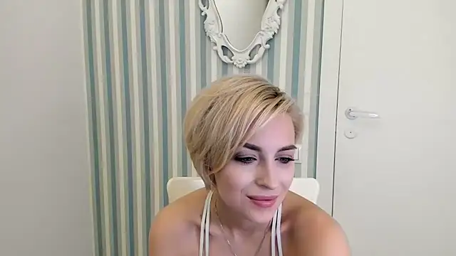 SakuFox online show from 03.04.25