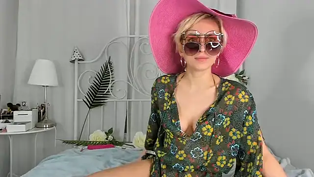 SakuFox online show from 03.11.25