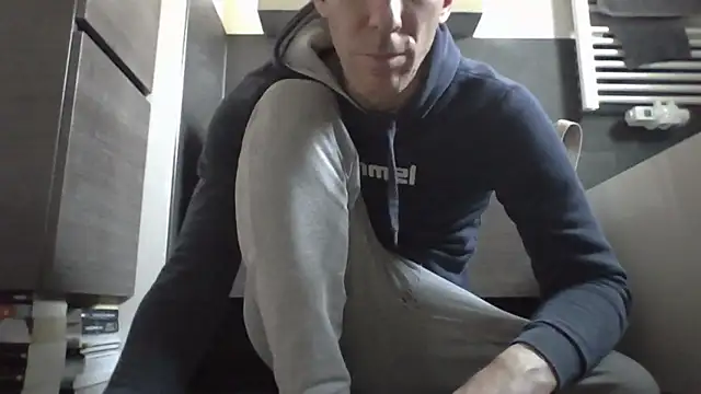 Snapshot of JAK-81 chatting on 04.08.26 JAK-81 online show from 04.08.26