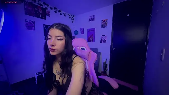 Snapshot of cami_mila9 chatting on 04.19.26 cami mila9 online show from 04.19.26