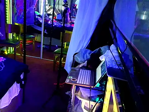 KRYZTALYNXXX online show from 01.06.25