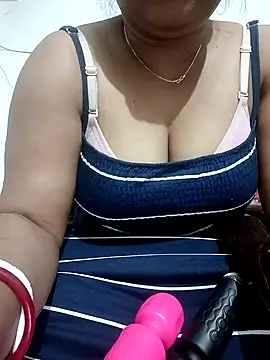 Snapshot of riya_kumari0 chatting on 12.13.24 riya kumari0 online show from 12.13.24