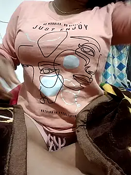 Snapshot of riya_kumari0 chatting on 01.15.25 riya kumari0 online show from 01.15.25