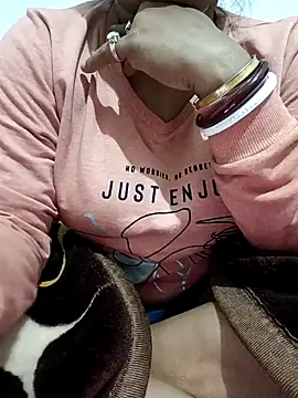 Snapshot of riya_kumari0 chatting on 01.28.25 riya kumari0 online show from 01.28.25