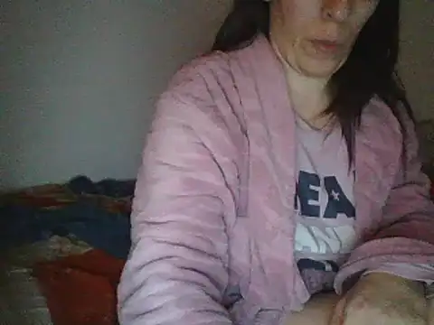 Snapshot of hairygirl80 chatting on 12.29.24 hairygirl80 online show from 12.29.24