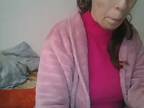 Snapshot of hairygirl80 chatting on 01.27.25 hairygirl80 online show from 01.27.25