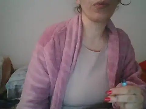 Snapshot of hairygirl80 chatting on 02.12.25 hairygirl80 online show from 02.12.25