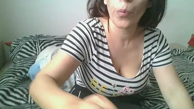 Snapshot of hairygirl80 chatting on 09.09.25 hairygirl80 online show from 09.09.25