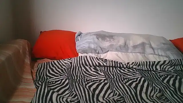 Snapshot of hairygirl80 chatting on 09.16.25 hairygirl80 online show from 09.16.25