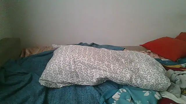 Snapshot of hairygirl80 chatting on 10.17.25 hairygirl80 online show from 10.17.25