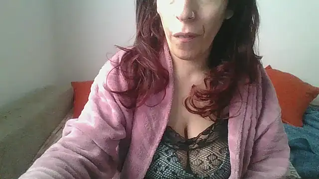 Snapshot of hairygirl80 chatting on 11.13.25 hairygirl80 online show from 11.13.25