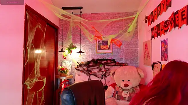 Snapshot of meghan_nill chatting on 10.14.25 meghan nill online show from 10.14.25