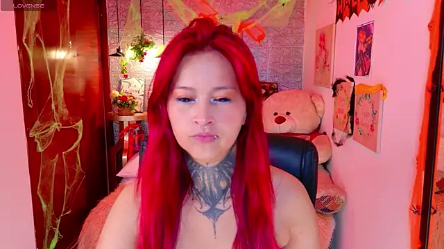 Snapshot of meghan_nill chatting on 10.15.25 meghan nill online show from 10.15.25