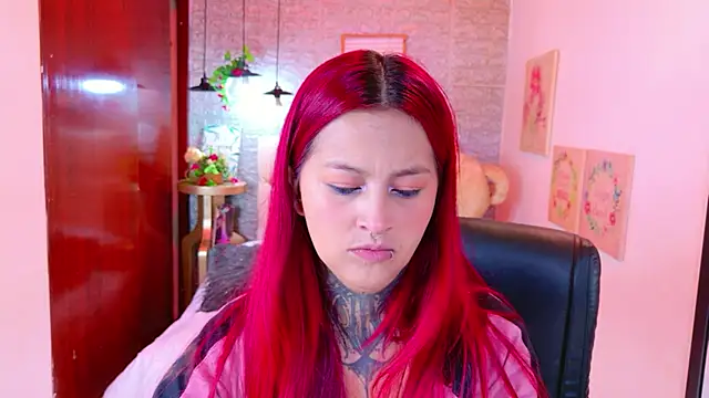 Snapshot of meghan_nill chatting on 11.17.25 meghan nill online show from 11.17.25