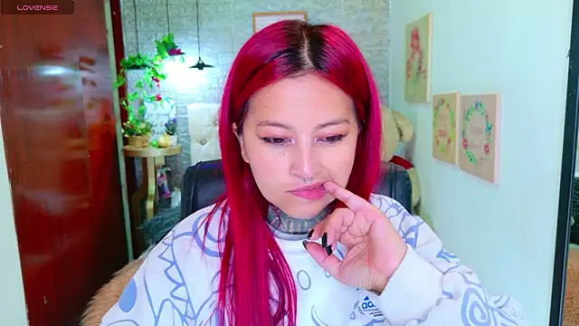 Snapshot of meghan_nill chatting on 11.27.25 meghan nill online show from 11.27.25