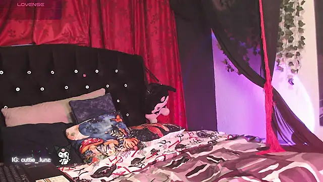 Poison luna online show from 03.04.26