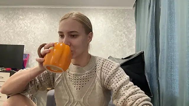 AnneBall online show from 01.07.25