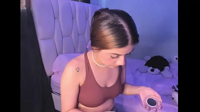 KittyKlum online show from 02.13.25