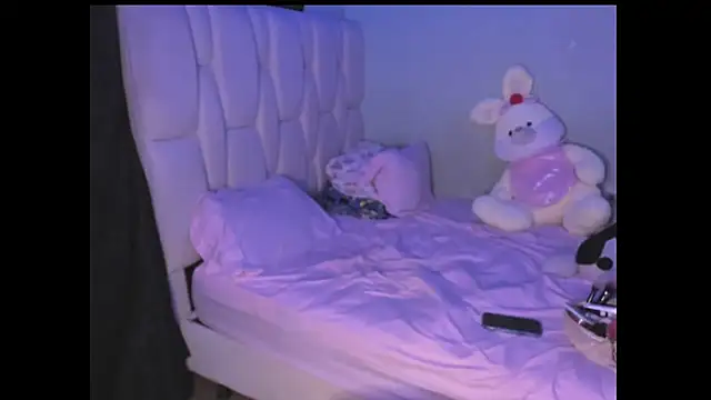 KittyKlum online show from 03.18.25