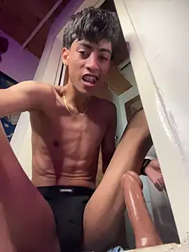 Snapshot of Mauuu18 chatting on 02.15.26 Mauuu18 online show from 02.15.26