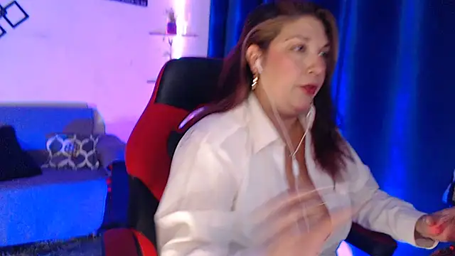 Scarlette thoms online show from 10.11.25