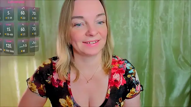 Snapshot of Regina__blue chatting on 03.09.25 Regina  blue online show from 03.09.25