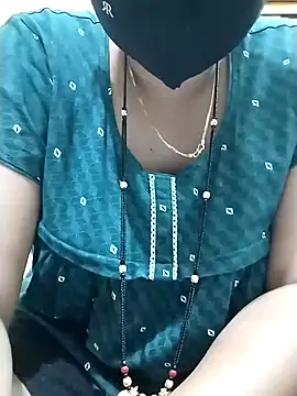 Snapshot of Kashish_18 chatting on 12.15.25 Kashish 18 online show from 12.15.25