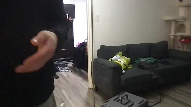 Snapshot of SpunCandy chatting on 11.04.25 SpunCandy online show from 11.04.25