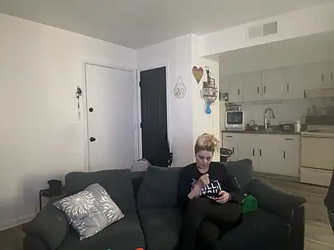 Snapshot of SpunCandy chatting on 02.05.26 SpunCandy online show from 02.05.26