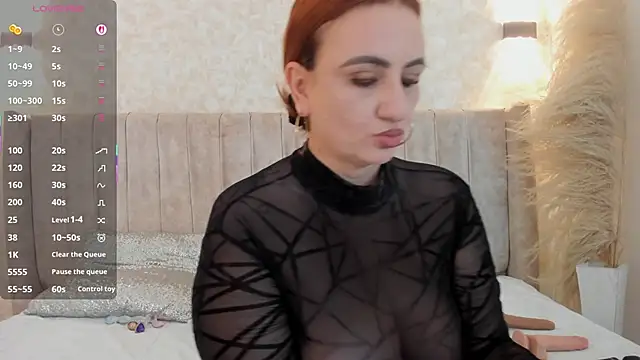 Snapshot of mia_lourence chatting on 10.19.25 mia lourence online show from 10.19.25