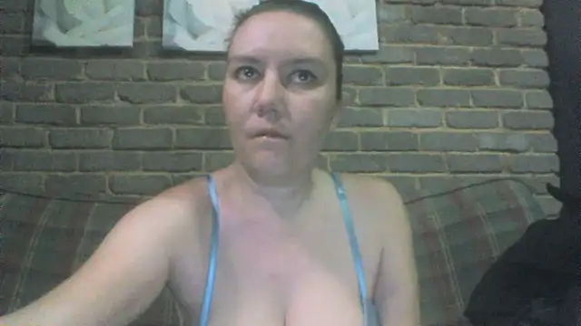 EksJouneMwah online show from 05.17.26