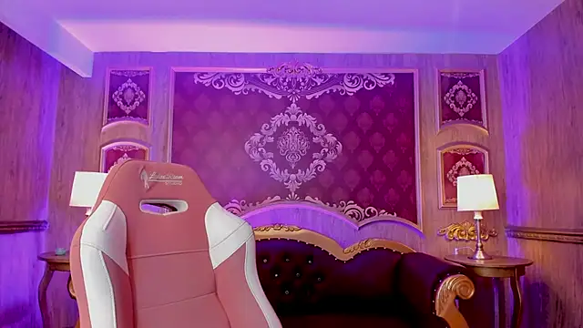 Snapshot of SummersAngel chatting on 12.24.24 SummersAngel online show from 12.24.24