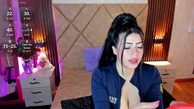 Snapshot of SummersAngel chatting on 10.03.25 SummersAngel online show from 10.03.25