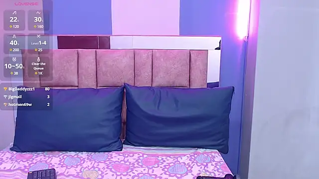 EvaaLovia1 online show from 01.12.25