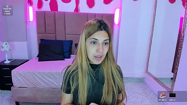 EvaaLovia1 online show from 02.13.25