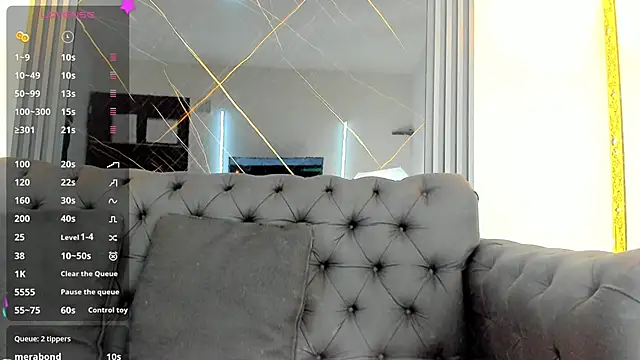 EvaaLovia1 online show from 10.15.25