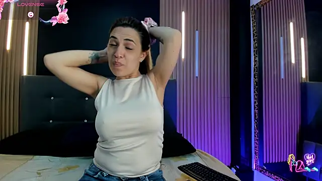 EvaaLovia1 online show from 06.19.26