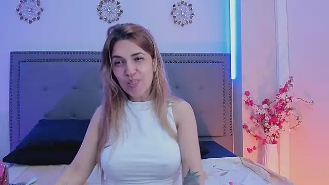 EvaaLovia1 online show from 06.22.26