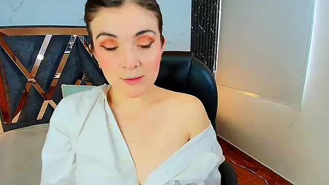 Amara vega online show from 10.28.25