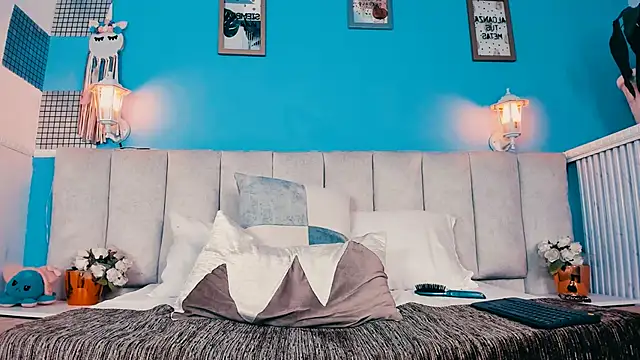 Snapshot of samy_foox chatting on 02.15.25 samy foox online show from 02.15.25