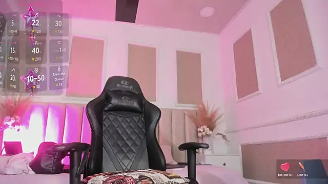 Snapshot of samy_foox chatting on 11.21.25 samy foox online show from 11.21.25