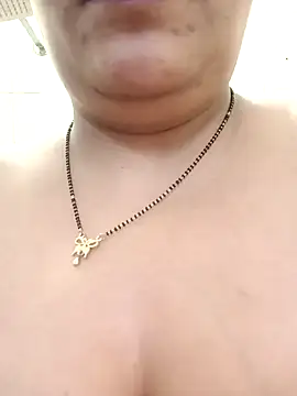 Snapshot of sneha_rose chatting on 12.11.24 sneha rose online show from 12.11.24