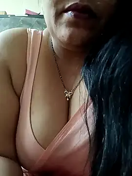 Snapshot of sneha_rose chatting on 01.05.25 sneha rose online show from 01.05.25