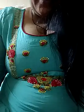 Snapshot of sneha_rose chatting on 01.13.25 sneha rose online show from 01.13.25