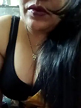 Snapshot of sneha_rose chatting on 01.21.25 sneha rose online show from 01.21.25