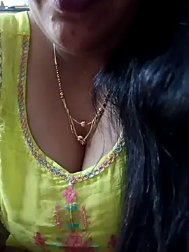 Snapshot of sneha_rose chatting on 03.19.25 sneha rose online show from 03.19.25