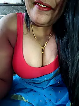 Snapshot of sneha_rose chatting on 11.10.25 sneha rose online show from 11.10.25