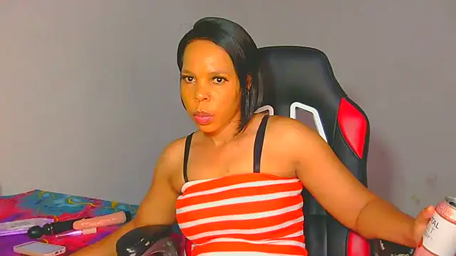 Snapshot of White_Porshe chatting on 09.24.25 White Porshe online show from 09.24.25