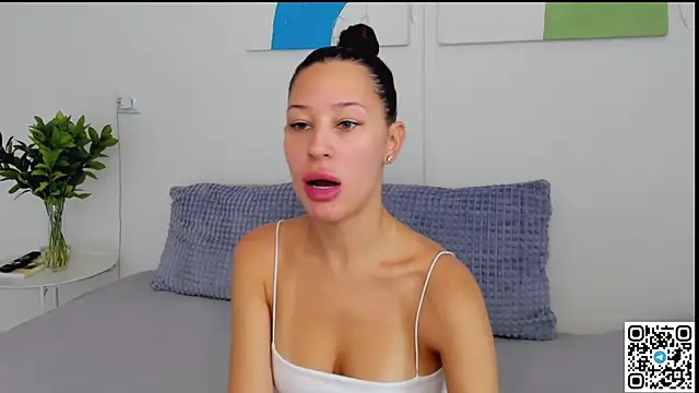 SelenaRousey online show from 07.12.26