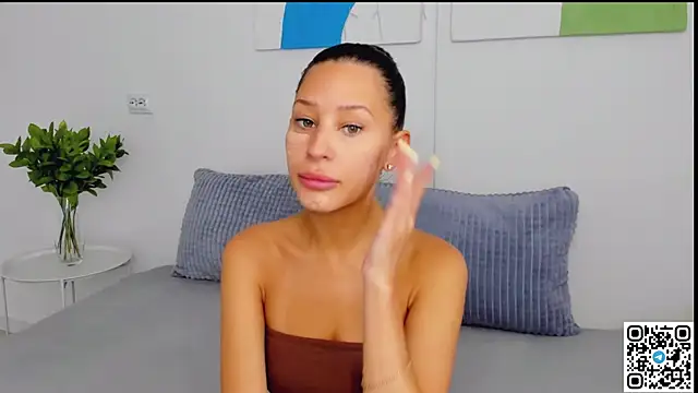 SelenaRousey online show from 08.02.26
